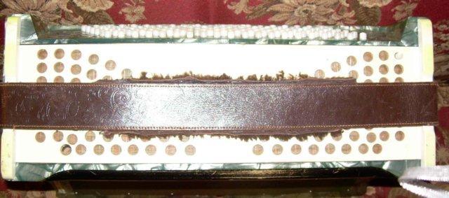 hohnerlorganolaaccordionbassstrap.jpg